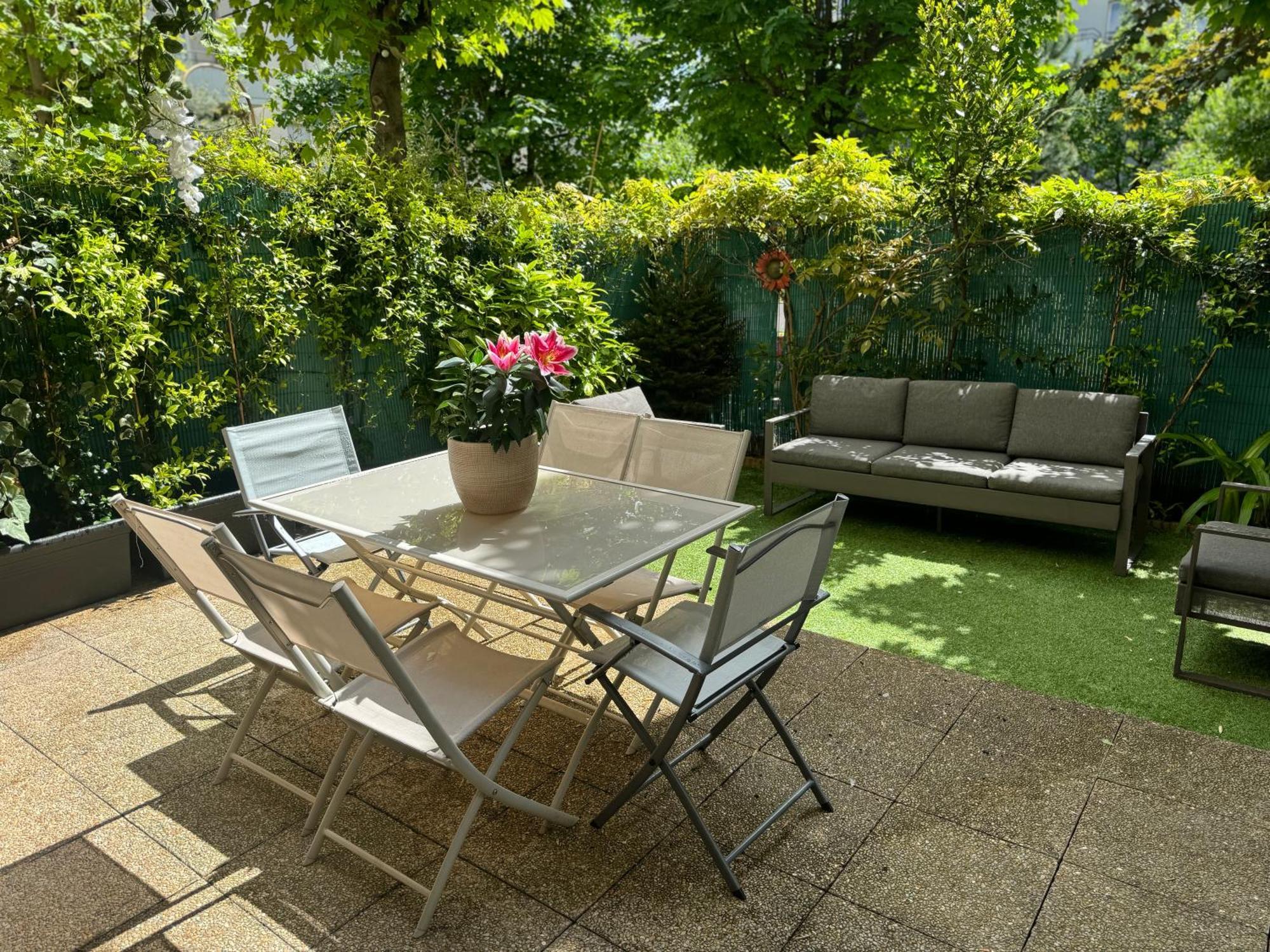 Le Jardin Du Stade By Uta House Saint-Denis  Exterior foto